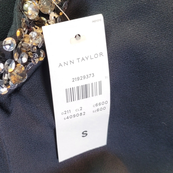 Ann Taylor Sequin Neckline Sleveless Top Blouse Small - Picture 6 of 7